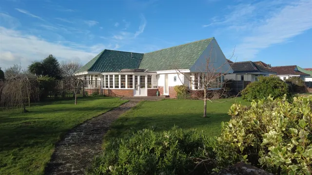 Compton Avenue, Goring-By-Sea, Worthing, photo 1