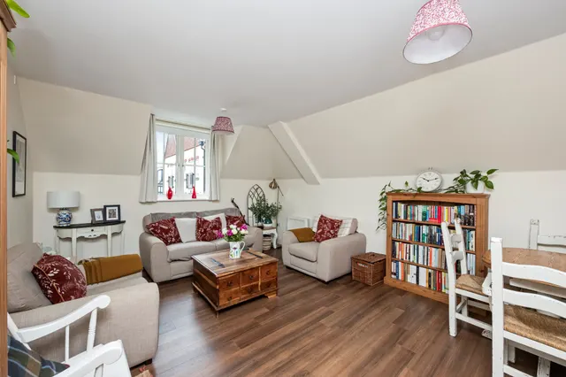 Middle Village, Haywards Heath, RH16, photo 1