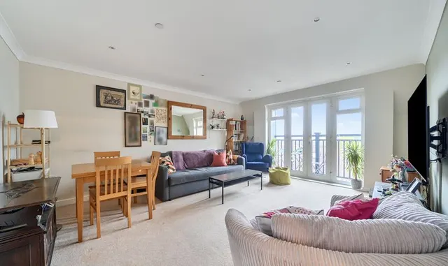 Photo 3 — Leret Way, Royal Swan Quarter Leret Way, KT22