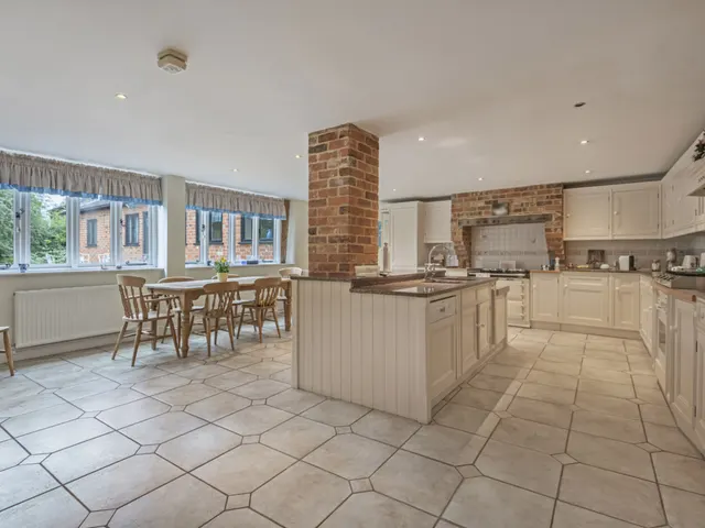 Smewins Road, Maidenhead, SL6, photo 3