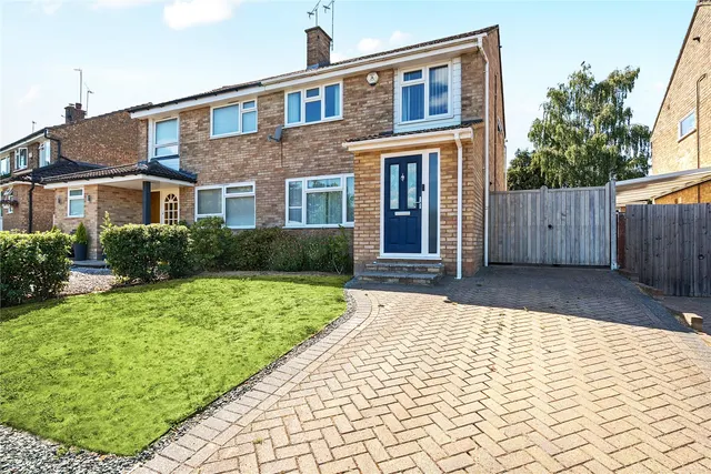 Linden Way, Send Marsh, GU23, photo 1