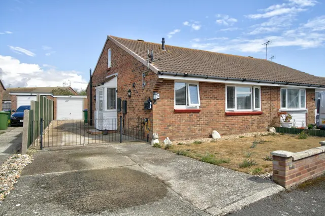 Beechwood Close, Romney Marsh, TN29, photo 1
