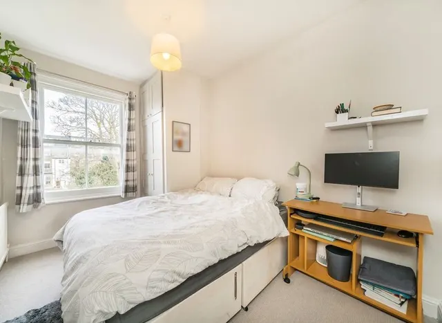 Photo 3 — Victoria Rise, Clapham, SW4