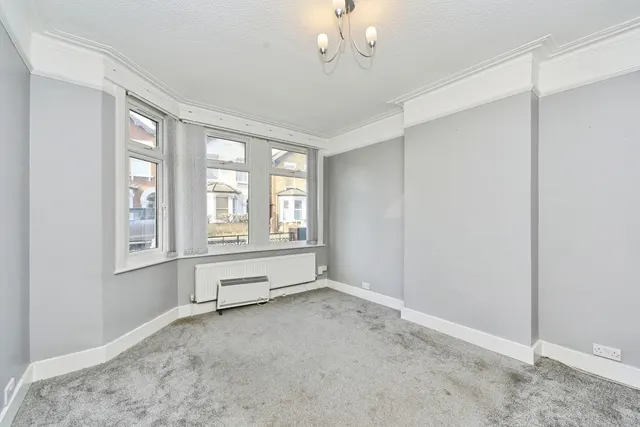 Caversham Road, Kingston upon Thames, KT1, photo 2
