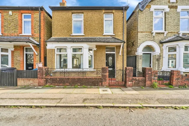 Caversham Road, Kingston upon Thames, KT1, photo 1