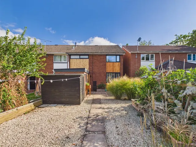 Oakhurst Close, Churchdown, GL3, photo 1