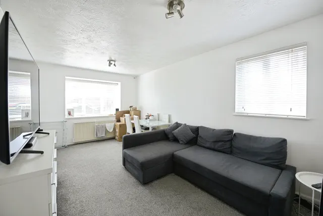 Brimfield Road, Purfleet-On-Thames, RM19, photo 2