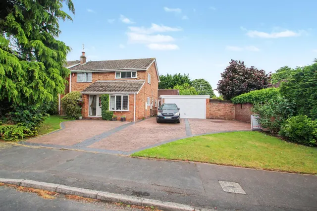 Oldacres Road, Trentham, ST4, photo 1