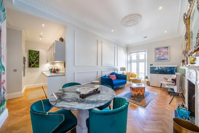 Whitehall Court London SW1A, photo 1