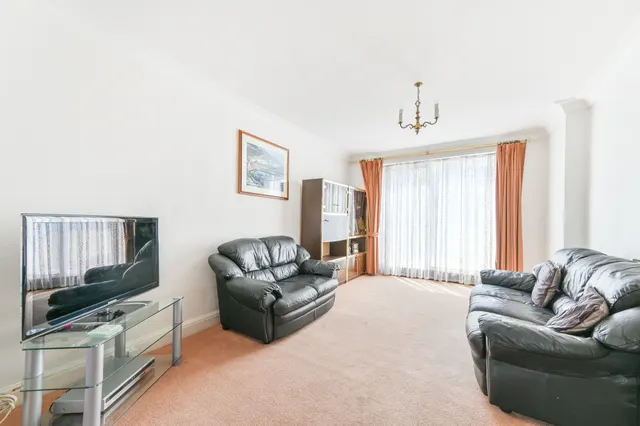 Photo 2 — 67 Paxford Road, Wembley