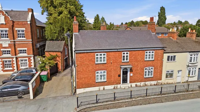 Photo 2 — London Road, Oadby, Leicester