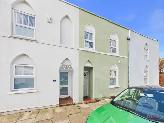 Queens Retreat, Cheltenham, GL51 8NT, photo 1