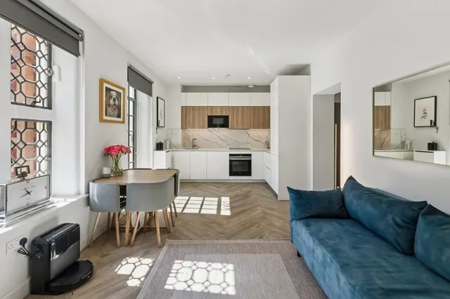 Holt Gardens, London, SW17, photo 2
