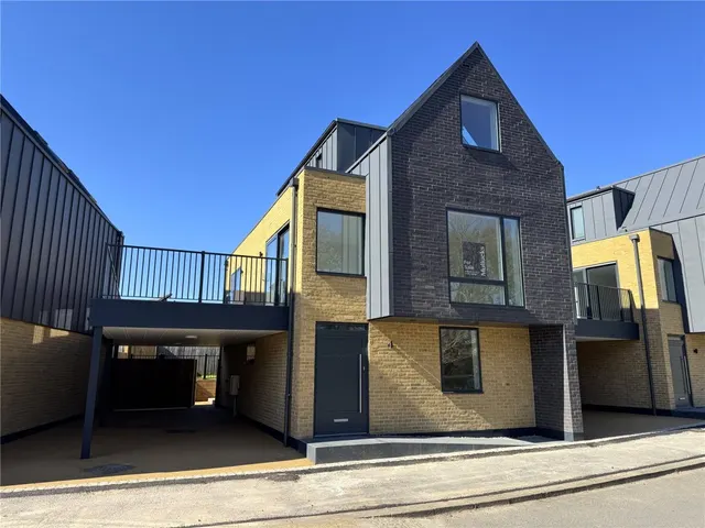 House Under Offer with 3 bedrooms in Newhall, Harlow, CM17, photo 1