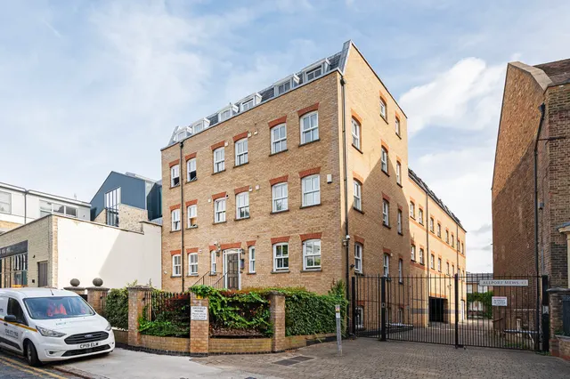 Flat 3, 11—15 Hayfield Passage, London, photo 1