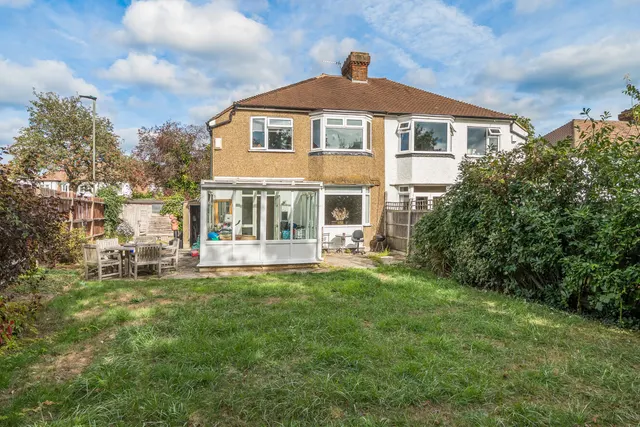 Pickhurst Lane, Hayes, BR2, photo 1