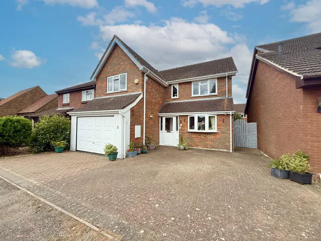 Woodman Close, Wing, LU7, photo 1