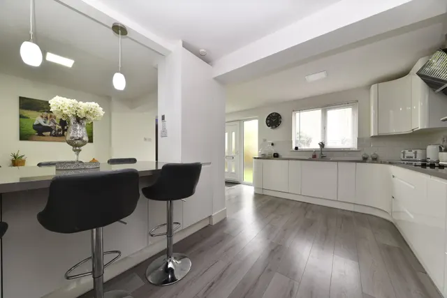 Photo 3 — Ascot Crescent, Stevenage, Herts, SG1 5SX