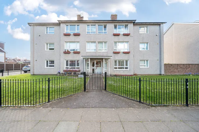 London Road, Portsmouth, PO2, photo 1