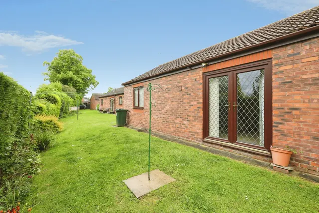 Moat Hills Court, Doncaster, DN5, photo 2