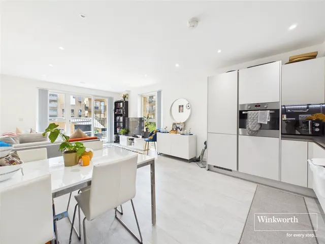 Perryfield Way, London, NW9, photo 3
