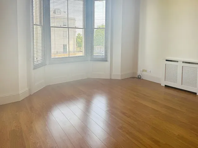 Clarendon Place, Leamington Spa, CV32, photo 2