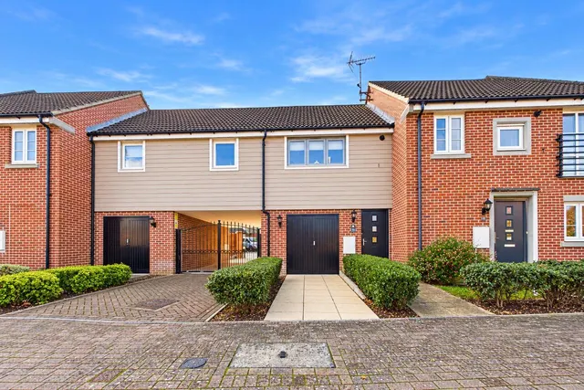 Carter Drive, Basingstoke, RG24, photo 1