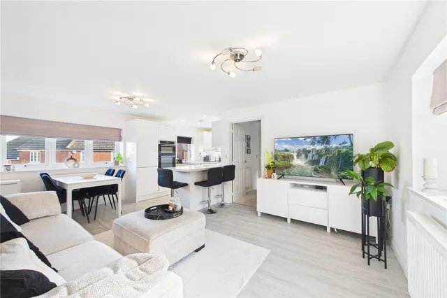 Carter Drive, Basingstoke, RG24, photo 2