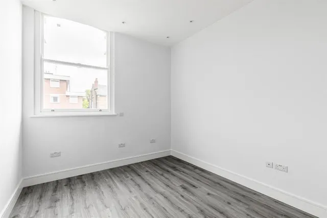 Photo 3 — Flat 5, 54 Lordship Park, London