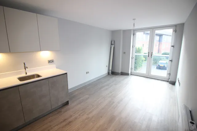 Photo 3 — Park Terrace, WORCESTER PARK, Surrey, Worcester Park, KT47JZ