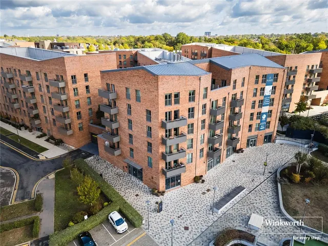 Royal Engineers Way, London, NW7, photo 1