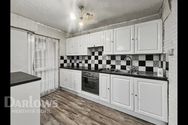 Cypress Close, Merthyr Tydfil, photo 2