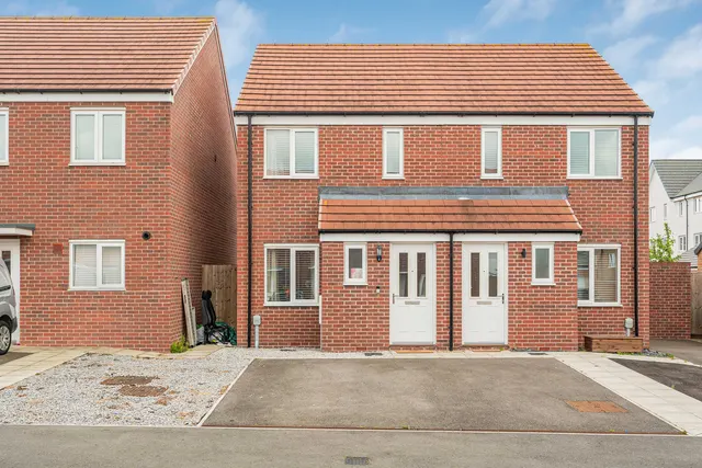 Allen Close, Wantage, photo 1