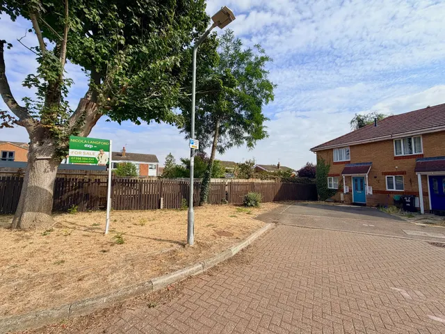 Leary Crescent, Newport Pagnell, MK16, photo 1