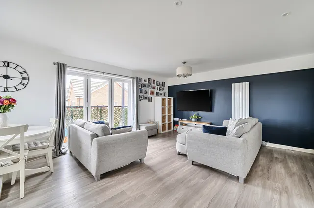Photo 2 — Gamble Gardens, Wokingham, Berkshire, RG41 1DE