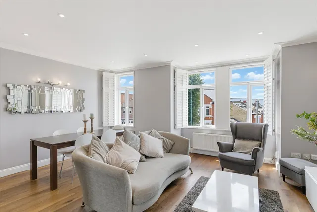 St. Ann's Hill, London, SW18, photo 1