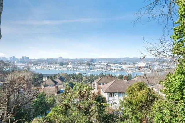 Photo 3 — Bryanston Road, Southampton