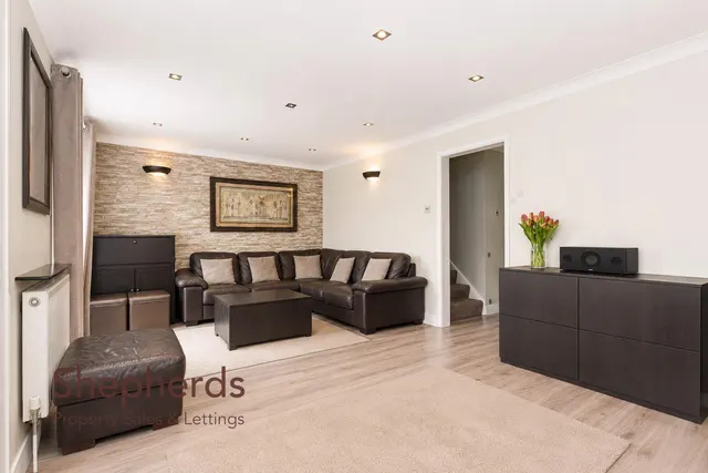 Claremont, Cheshunt, EN7, photo 3