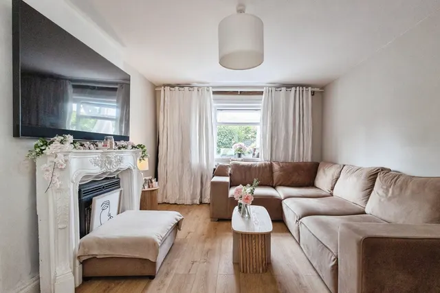 Photo 3 — Woodhall Avenue, Manchester, Greater Manchester, M20