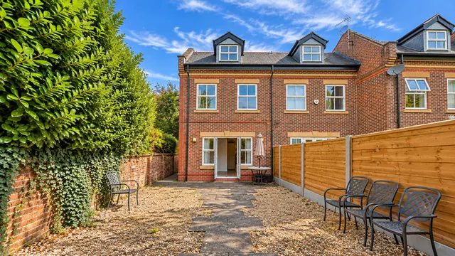Millfield Court, Hale, WA15, photo 1