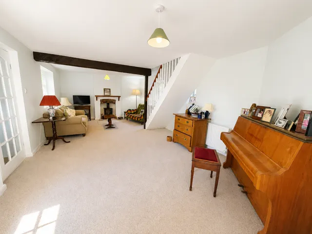 Hermitage Road, Upton, photo 3