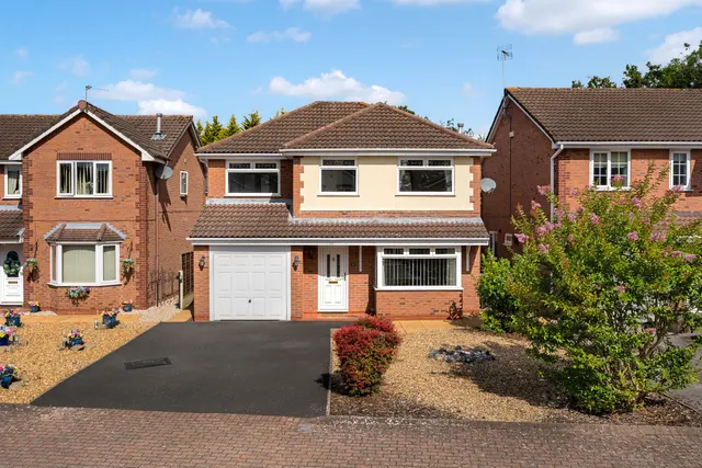 Dorchester Park, Runcorn, WA7 1QA, photo 1