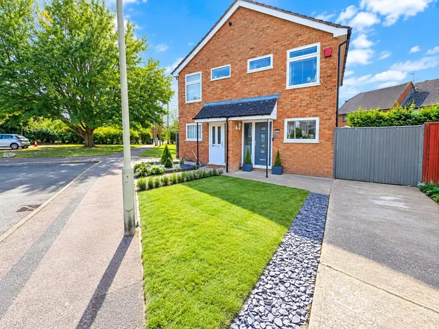 Washford Farm Road, Ashford, TN23, photo 1