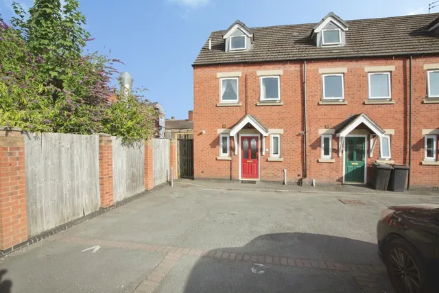 Bottrill Court, Nuneaton, Warwickshire, CV11, photo 1