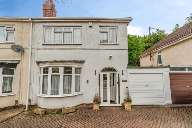 Angela Place, Bilston, WV14, photo 1