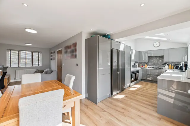 Barlow Drive, Frodsham, photo 3