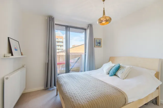 Photo 3 — 7 Florian Court, 41 Hastings Road, London