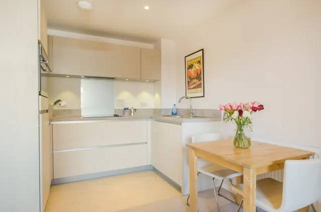 Photo 2 — 7 Florian Court, 41 Hastings Road, London