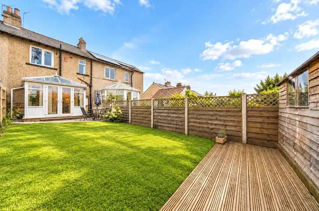 Wakefield Road, Bailiff Bridge, HD6, photo 1