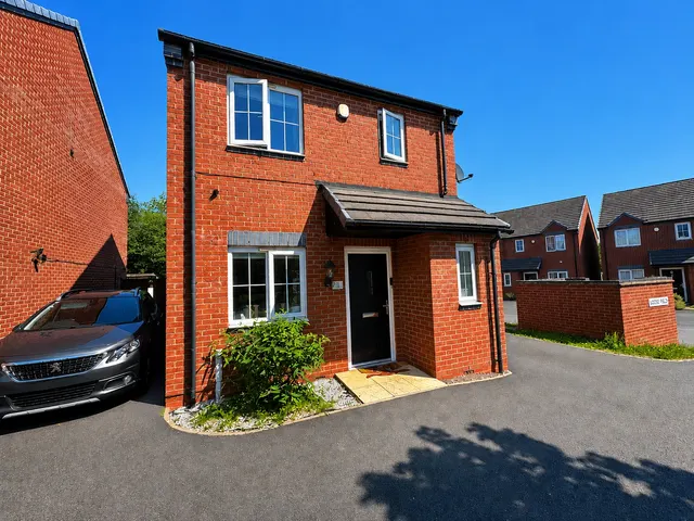 Jockey Fields, Shelfield, WS4, photo 1